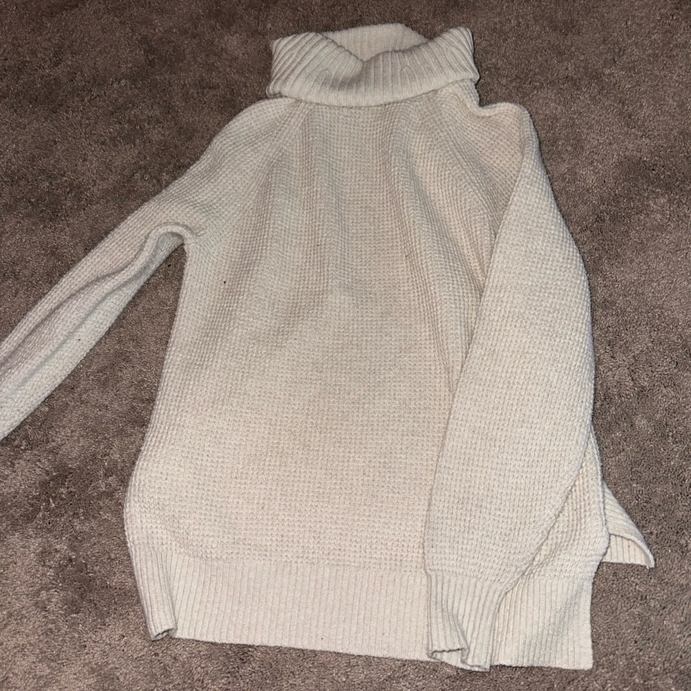 Old Navy Offwhite Size Xs Turtleneck Sweater